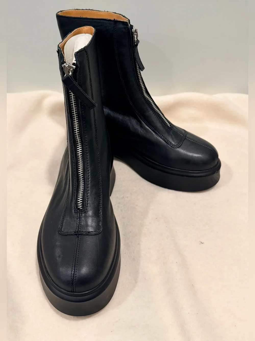 Steve Madden Jones Black Leather Front Zip Platform Ankle Boots Size 8.5 NWOB